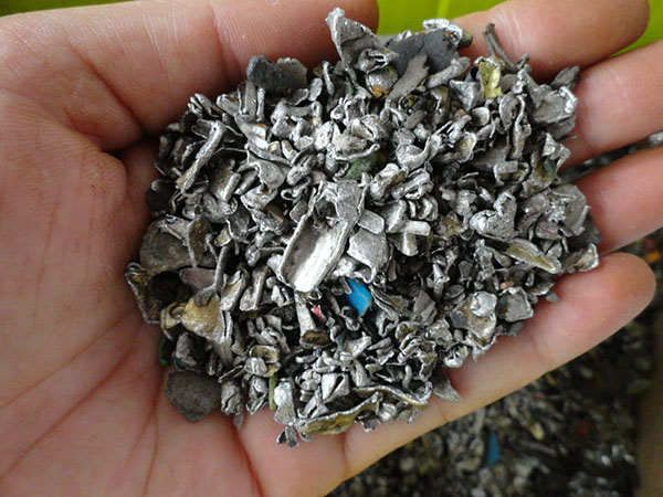 废钢破碎机成品破碎料是什么形状?